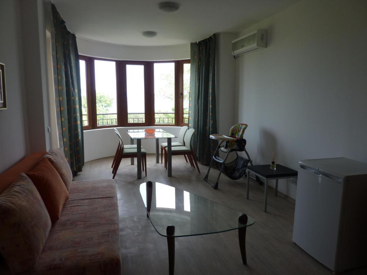 Riviera Sea Villageapartments Golden Sands Exterior photo