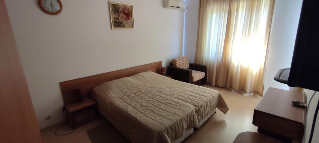 Riviera Sea Villageapartments Golden Sands Exterior photo