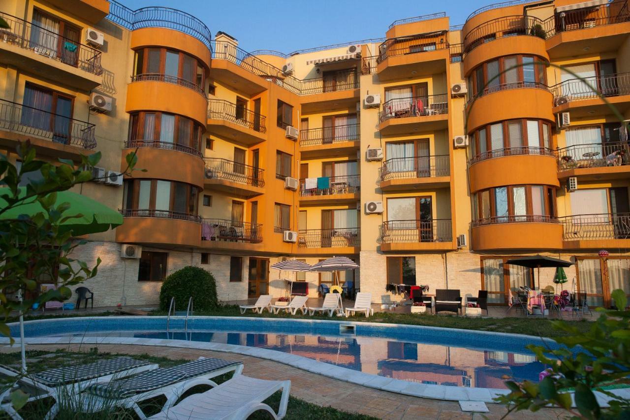 Riviera Sea Villageapartments Golden Sands Exterior photo