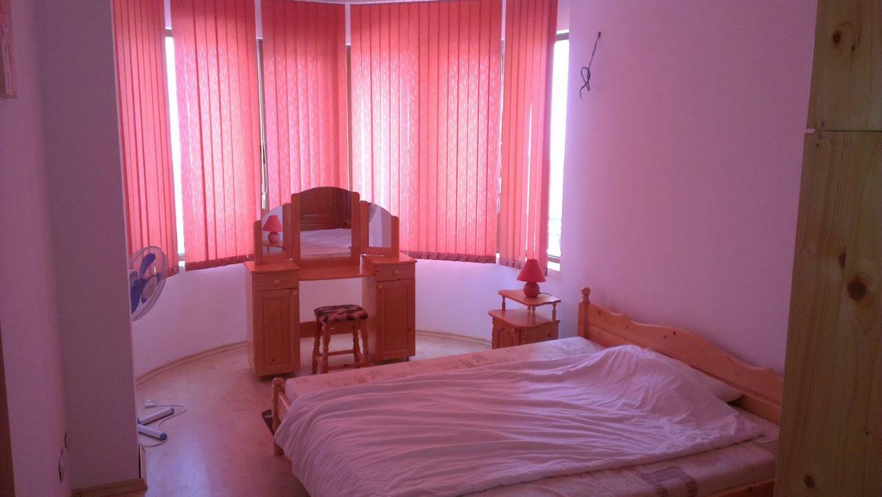 Riviera Sea Villageapartments Golden Sands Exterior photo